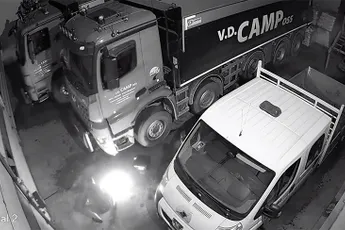 Brandstichter die 4 trucks verwoest in Oss nog steeds gezocht, beloning 2500 euro