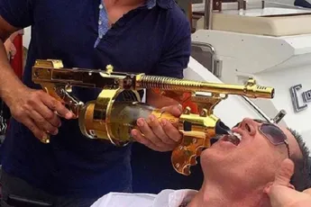 Al aan de Champagne Gun?