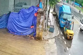 Chauffeur van busje in China moet groot fan zijn van film Tokyo Drift