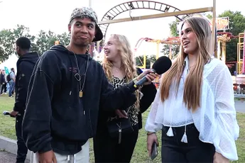 Dame op Park Hilaria is open over haar seksleven: "White guys zijn saai"