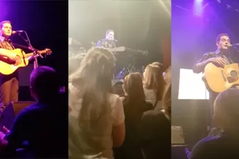 Douwe Bob is luidruchtige vrouw zat en laat haar de zaal uit zetten