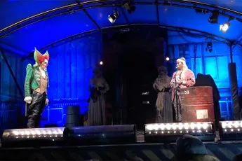 Eddie de Clown kan nog steeds lekker grof uit de hoek komen