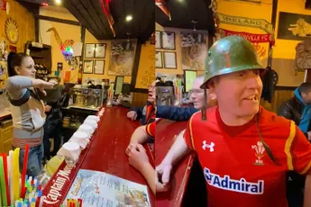 Een speciaal shotje voor de jarige: Helm op en gaan!