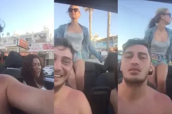 Filmende chauffeur in cabrio laat zich afleiden door zijn passagiers