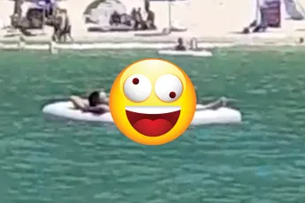 Gast heeft het goed voor elkaar: Lekker dobberen en een schoon kopje