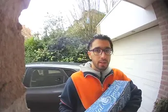 Geweldig om te zien: Pakjesbaas heeft er zin in