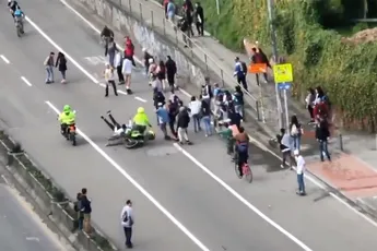 Go Skateboarding Day in Colombiaanse stad Bogota loopt uit de hand