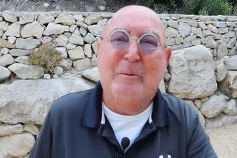 Harry Vermeegen is boos en doet ook plasje over situatie azijnman Johan Derksen