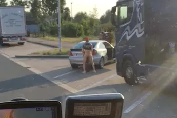 Hoppa, parkeerplaats langs de snelweg kan ook van de bucket list