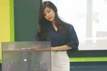Is Park Hyun Seo de knapste lerares van Korea?
