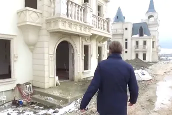 Je eigen kasteel hebben? In Turks dorp staan er honderden verlaten kastelen