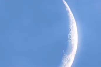 Kan er ook wel bij: Aliens op de maan?