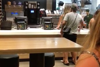 Koppel probeert McDonalds van hun bucketlist af te strepen