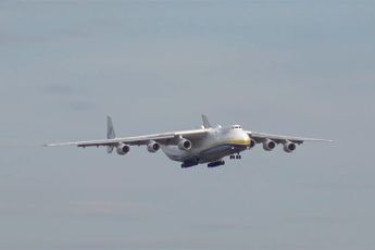Landing Antonov AN-225 Mriya op Leipzig Halle Airport