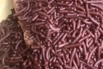 Lekker smullen van een boterham hagelslag...