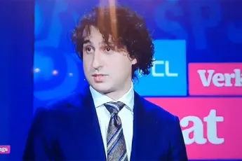 LOL! Jesse Klaver denkt nog steeds dat Ronald Koeman bondscoach is
