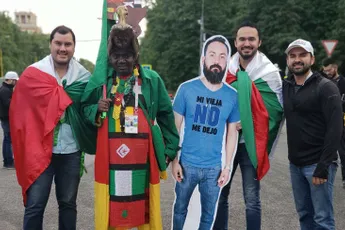 Mexicaan mag niet naar WK van vrouw, vriendengroep verzint iets briljants