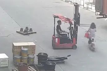 Misschien toch beter voor je kijken als heftruck pijn lijkt te doen