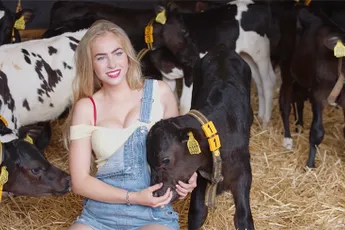 Mooiste vrouwen van het platteland zijn verzameld in de Boerinnen kalender 2021
