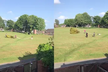 Nee joh, ik maak gewoon die parachute vast en dan komt alles goed