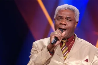 O jee, Hopelijk heeft Sylvana Simons geen The Voice Senior gekeken