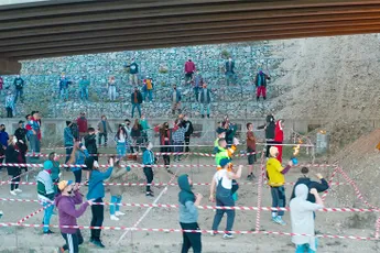 Ondertussen in Slowakije: Zo ziet een social distancing rave eruit