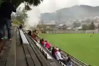 Ondertussen tijdens een potje voetbal in Slowakije...