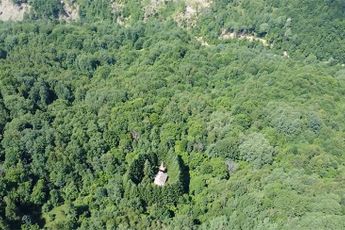 Op zoek naar verlaten kerken in de bergen van Roemenie