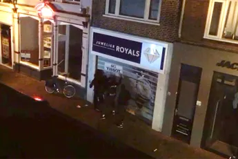 Ramkraker in Wageningen van scooter gereden door politie