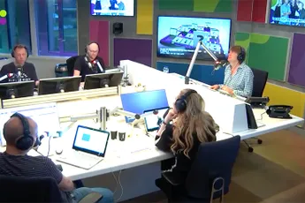 Raymond kwam een oude liefde tegen bij de patatkraam