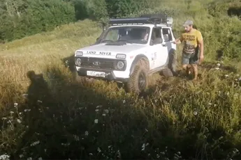 Redden van 4x4 voertuig in Rusland loopt anders dan gehoopt