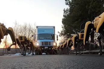 Robots van Boston Dynamics kunnen truck trekken