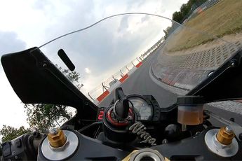 Rondje meerijden met een Kawasaki Ninja ZX10R op de Nurburgring Nordschleife