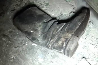 Straling op kleding brandweer meten in kelder ziekenhuis Tsjernobyl