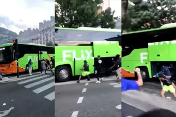 Toch aardig van deze mannen om alvast koffers van toeristen uit te laden