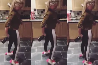 Trouwmateriaal: Chick opent fles champagne met haar billen