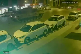 Turk met ballen van staal laat zich overrijden door tank!