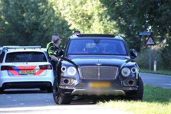 Vaag verhaal: Verdachte in Vinkeveen vlucht in Bentley van Ali B.