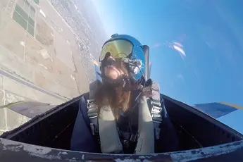Verslaggeefster Christina Pascucci vliegt mee met de U.S. Navy Blue Angels