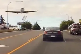 Vliegtuigje in Washington moet noodlanding maken op autoweg