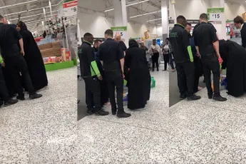 Vrouw dacht ongezien halve supermarkt mee naar buiten te kunnen smokkelen