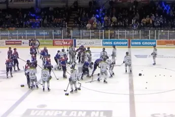 Warming up UNIS Flyers Heerenveen vs Microz Eaters Limburg wordt matpartij