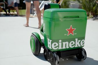Wow, kom maar door met die Heineken B.O.T. (Beer Outdoor Transporter)