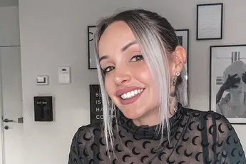 Wow, Temptation Island verleidster Pommeline heeft gigantische tattoo op haar bil