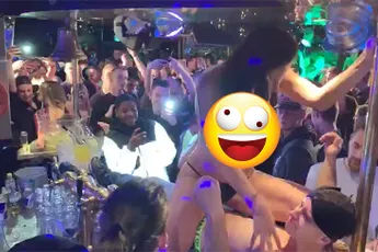 14 jaar in dienst en dat moet gevierd worden: Speciaal shotje op de bar