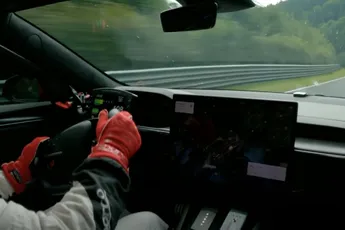 Model S Plaid verslaat Porsche Taycan als snelste EV op de  Nürburgring