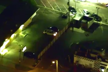 Man doet grappig en schijnt met laser naar vliegtuig, politie lacht het laatst