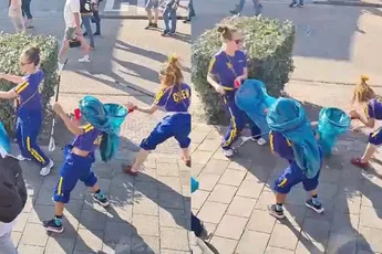 Schoonmaak crew zorgt ook voor perfect sfeertje in Zandvoort