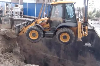 Graafmachine te zwaar voor kraan tijdens kansloze missie