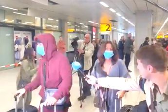 Britney Spears achtige toestanden op Schiphol bij terugkeer Andre Hazes